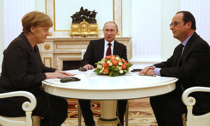 Ukraine: Hollande s'est entretenu avec Poutine et Merkel - ảnh 1